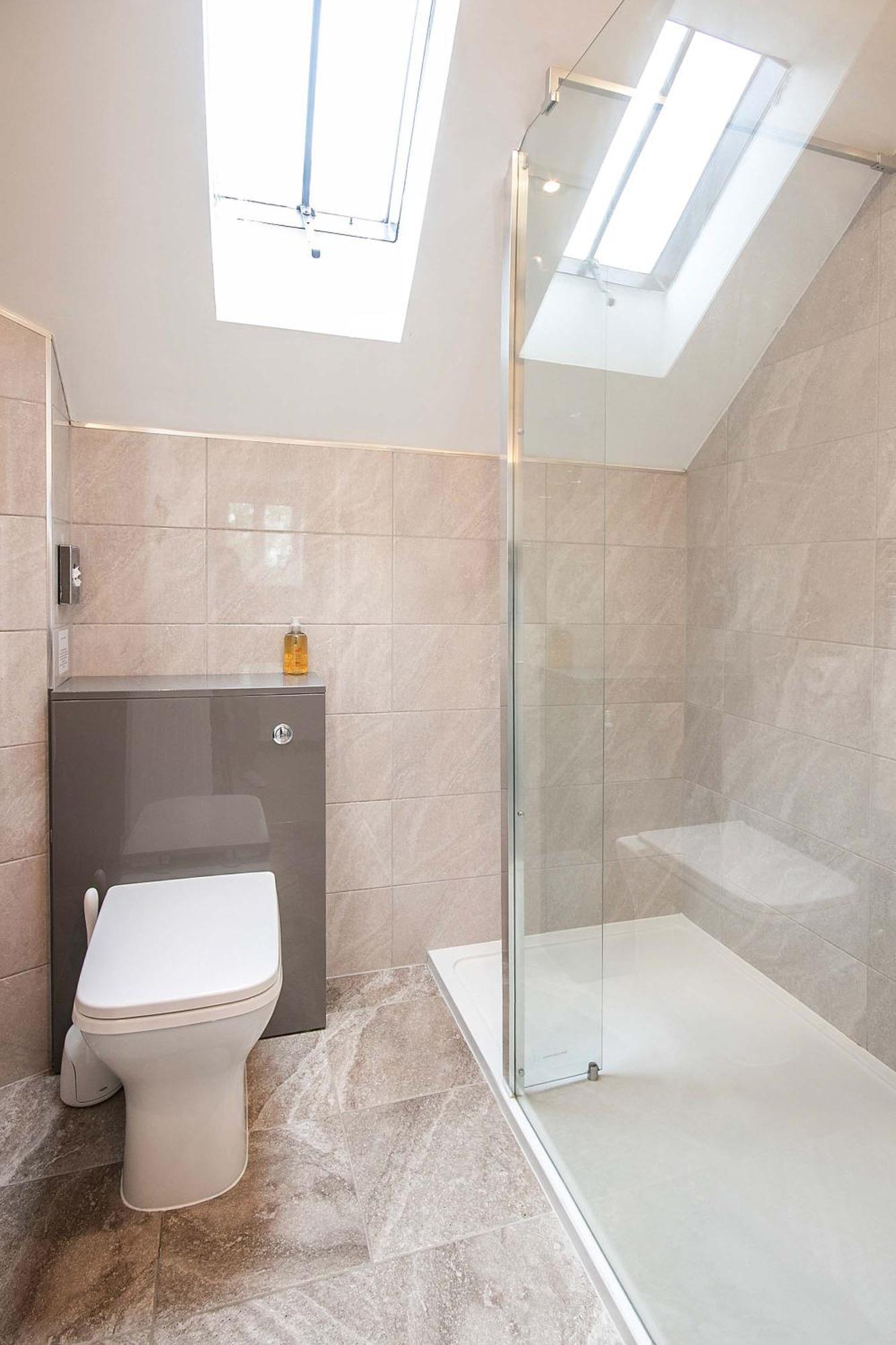 Coot Cottage - Holiday House With Fantastic Lake Views Somerford Keynes Extérieur photo
